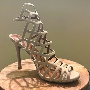 Candie’s “Starlight” strappy nude heels SZ 8.5